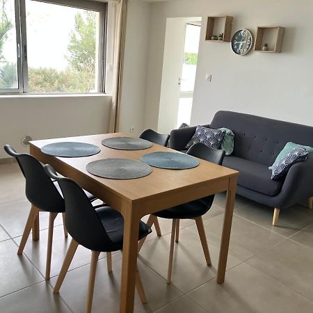 T3 Les Pieds Dans L'Eau Apartment Istres Exterior photo