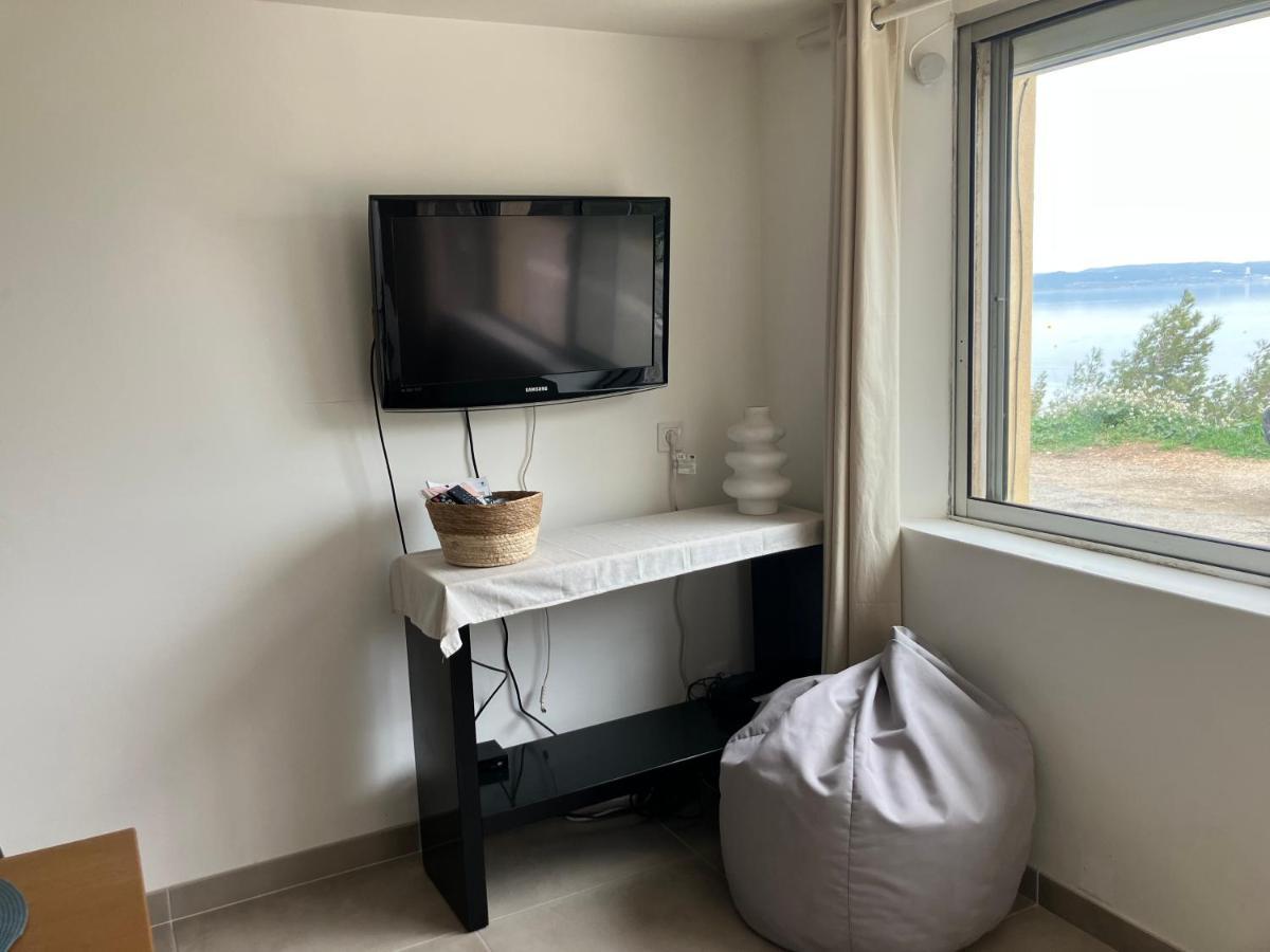 T3 Les Pieds Dans L'Eau Apartment Istres Exterior photo